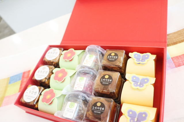 ▲ 청송군(군수 윤경희)은 지난해 운영한 ‘지역 농특산물 활용 디저트 개발 아카데미’ 수료생들이 디저트 상품화에 성공하고 있어 눈길을 끌고 있다고 밝혔다.ⓒ청송군