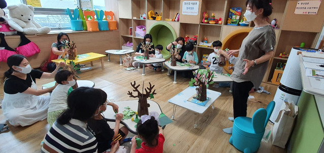 ▲ 달성군(군수 김문오)이 2022년에 다문화 가족, 한부모 가족, 1인 가구 등 다분화 가족 형태에 발맞춰 100억 원의 예산을 투입하여 신유형의 가구까지 포용할 수 있는 다양한 가족 친화정책 및 남녀 모두가 평등한 수평적인 지역 문화 조성을 위한 여성친화사업을 적극 추진한다.ⓒ달성군