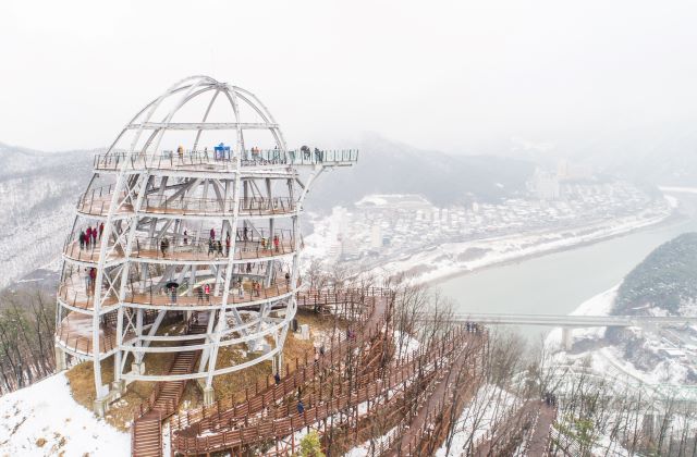 ▲ 단양 만천하스카이워크 설경.ⓒ단양군