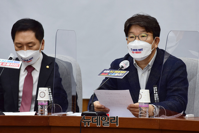 ▲ 권성동 국민의힘 의원이 사무총장 시절 당 최고위원회와 승인 없이 일부 지역 당협위원장을 임명한 사실이 뒤늦게 드러났다. 권 의원 자료사진. ⓒ뉴데일리 DB