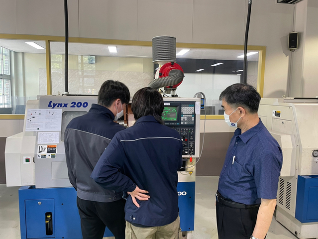 ▲ 대구시는 사람과 기업의 동반 성장으로 지역 산업구조 전환 등 일자리 변화에 선제 대응하고, 청년 유출 등 지역 고용 위기를 넘어서는 ‘더 많고, 더 좋은 일자리 10만 개 창출’을 목표로 2943억 원을 공격적으로 투자한다.ⓒ대구시