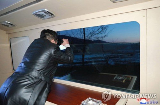 ▲ 지난 11일 북한의 극초음속 미사일 시험발사에는 김정은이 661일만에 직접 참관했다. ⓒ연합뉴스. 무단전재 및 재배포 금지.