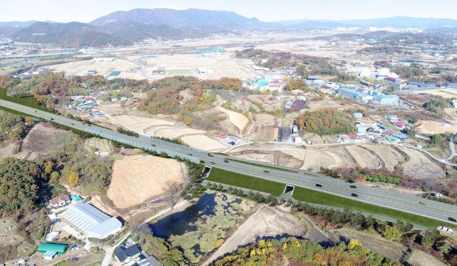 ▲ 충북도가 동북아시대를 맞아 교통·문화·물류의 중심으로 발돋움하고, 도민의 교통안전 확보와 물류비용을 절감하는 광역교통망을 구축키로 했다.ⓒ충북도