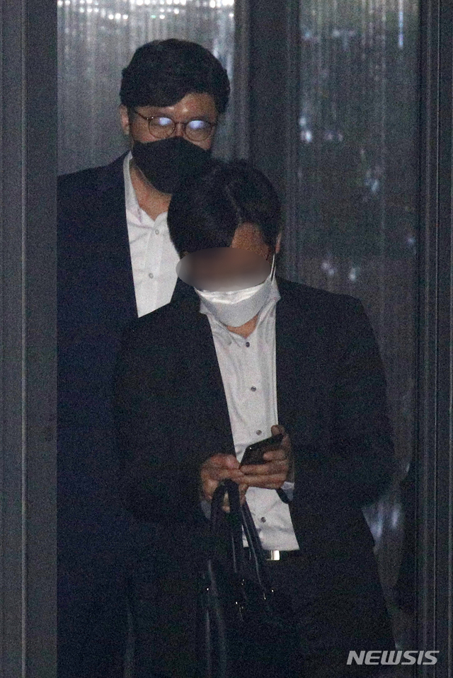 ▲ 이규원 검사가 지난해 5월27일 오후 정부과천청사 고위공직자범죄수사처에서 피의자 신분으로 조사를 마친 후 청사를 나서는 모습. ⓒ뉴시스