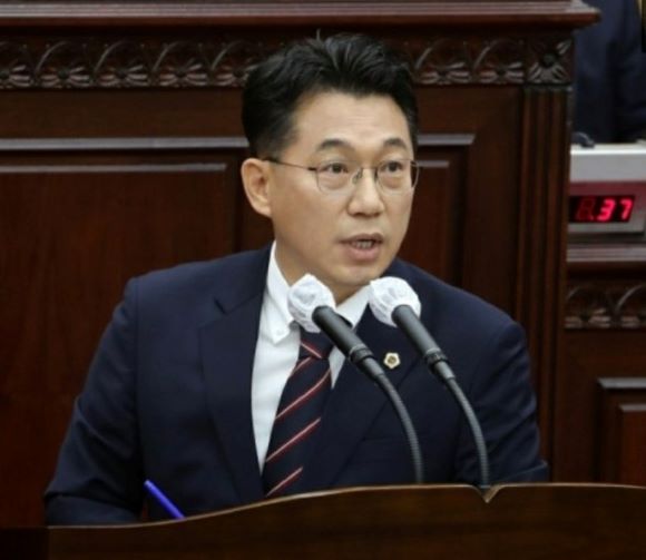 ▲ 허창원 충북도의회 의원이 18일 청와대를 청주로 이전할 것을 제안했다.ⓒ충북도의회