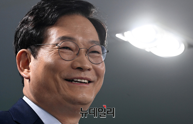 급해진 민주당… "종로 무공천, 송영길 불출마, 윤미향·이상직 제명" 약속
