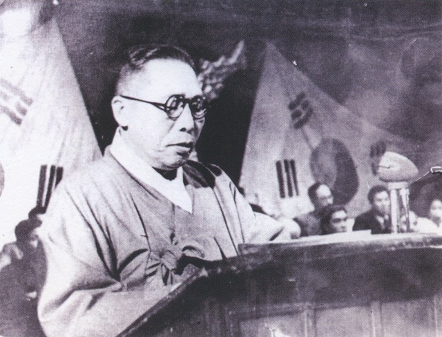 ▲ 반대를 물리치고 북한에 간 김구가 남북연석회의에서 연설하는 모습.ⓒ뉴데일리DB