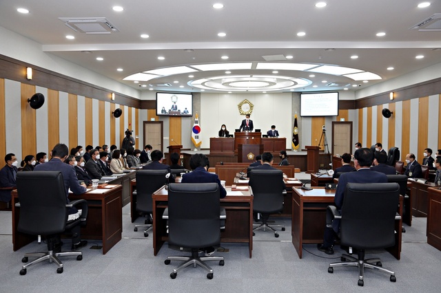 ▲ 칠곡군의회(의장 장세학)가 지난 1월 20일부터 개최한 제280회 임시회 의정활동을 모두 마치고 1월 26일 폐회했다.ⓒ칠곡군의회