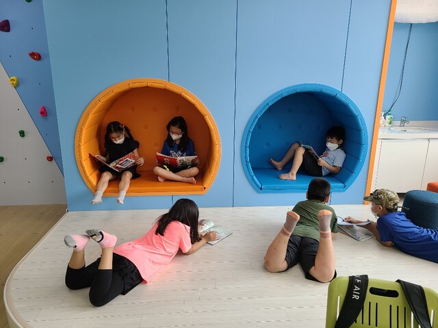 ▲ 경북교육청은 어린이가 놀면서 배우는 학교 문화를 조성하고 놀이로 소통하며 따뜻한 삶을 가꾸는 인재 육성을 위해 ‘2022년 어린이 놀 권리 보장 지원 계획’을 발표했다.ⓒ경북교육청