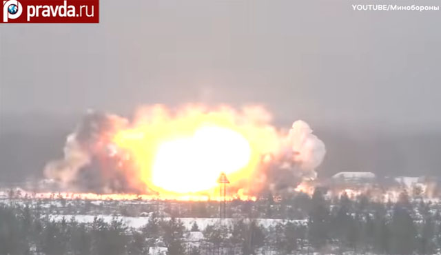 ▲ 우크라이나 국경에 배치된 러시아 육군이 열압력탄 시험사격을 하고 있다. 러시아 육군의 대표적인 열압력탄 무기는 TOS-1A 다련장이다. ⓒ러시아 프라우다통신 유튜브 채널영상 캡쳐.
