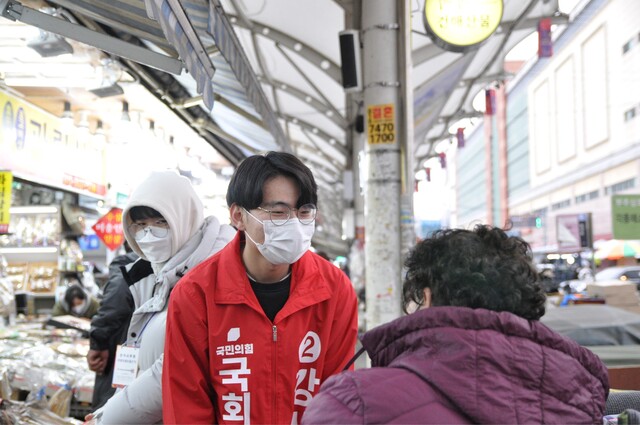 ▲ 만 20세 나이로 중남구 보궐선거 출마를 선언한 강사빈 예비후보가 국민의힘 중앙당 무공천 방침에 따라 탈당 후 무소속 출마하기로 결정했다.ⓒ강 예비후보실