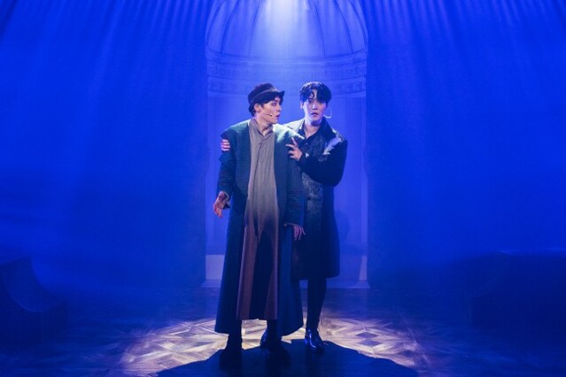 ▲ 뮤지컬 '천사에 관하여:타락천사 편' 공연 장면(양지원·윤재호).ⓒ엠피엔컴퍼니