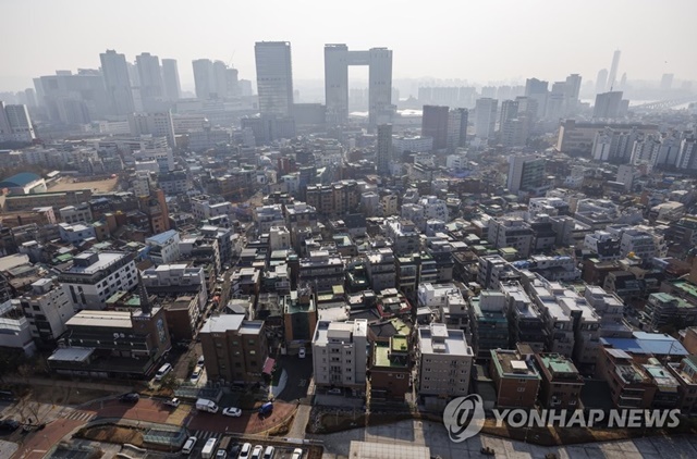 ▲ 지난달 '도심 공공주택 복합사업' 후보지로 선정된 효창공원앞역 인근. ⓒ연합뉴스