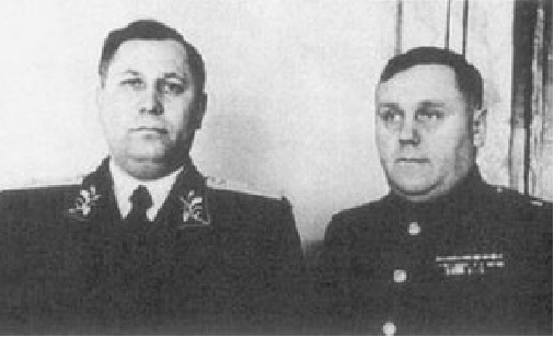 ▲ 해방후 '북한 만들기'와 남한 공산하의 주역들, 소련 장군 스티코프와 평양 소련군정사령관 레베데프(오른쪽).