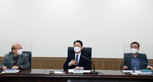 ▲ 권중순 대전시의장이 7일 시의회에서 간부회의를 주재하고 있다.ⓒ대전시의회