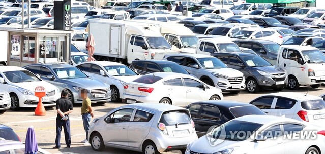 ▲ 현대차와 기아가 중고차 시장 진출 준비에 본격적으로 나서고 있다. 장안동 중고차 시장 모습. ⓒ연합뉴스