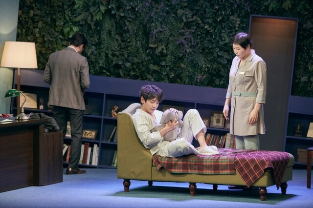 ▲ 연극 '엘리펀트 송' 공연사진.ⓒ나인스토리