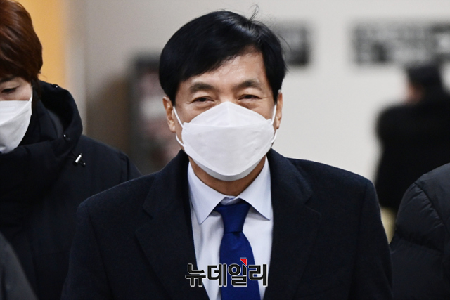 ▲ 이성윤 서울고검장이 지난달 12일 김학의 전 법무부 차관의 불법 출국금지 수사 방해 의혹 관련 서울중앙지법에 출석 중인 모습, ⓒ강민석 기자