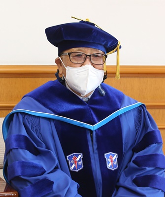 박종섭 무형문화재 거창전수교육관장이 82세의 나이로 전국에서 최고령의 나이에 박사학위를 수여 받아 화제가 되고 있다.ⓒ계명대