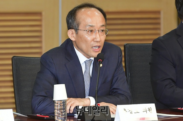 ▲ 추경호 의원(대구 달성군)은 경직된 부동산시장을 활성화하기 위해 현행 양도소득세 중과세율을 문재인 정부 이전으로 환원(3주택자에게만 중과세 10% 부과)하는 개정안을 대표발의했다.ⓒ뉴데일리