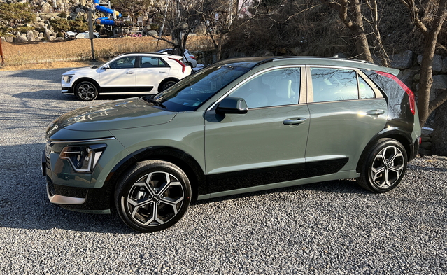 ▲ 시승 차량의 측면부 모습. C컬러 부근 디자인과 색상이 독특하다. ⓒ김재홍 기자