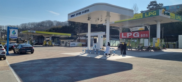 ▲ 경상북도가 친환경 수소차 보급 확산을 위한 수소차 충전소 인프라 확충에 팔을 걷어붙였다.ⓒ경북도