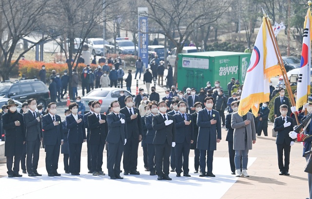 ▲ 기념식은 ‘그들이 밀어 올린 꽃줄기 끝에서’라는 주제로 진행되며, 2·28민주운동 참여자·유족, 정부 주요인사, 학생 등 50명 미만으로 참석한 가운데 진행됐다.ⓒ대구시