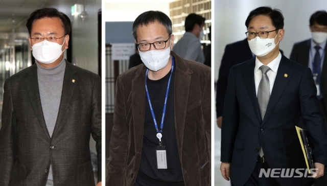 ▲ 더불어민주당 박주민(가운데) 의원, 국민의힘 유상범(왼쪽) 의원이 2일 오후 국회 법사위원장실로 이재명 더불어민주당 후보의 범죄수사경력 자료와 윤석열 국민의힘 후보의 부동시(不同視) 관련 자료를 열람하기 위해 이동하고 있다. ⓒ뉴시스