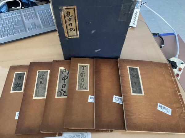 ▲ 충주시립도서관에 보관중인 옛소장자료.ⓒ충주시