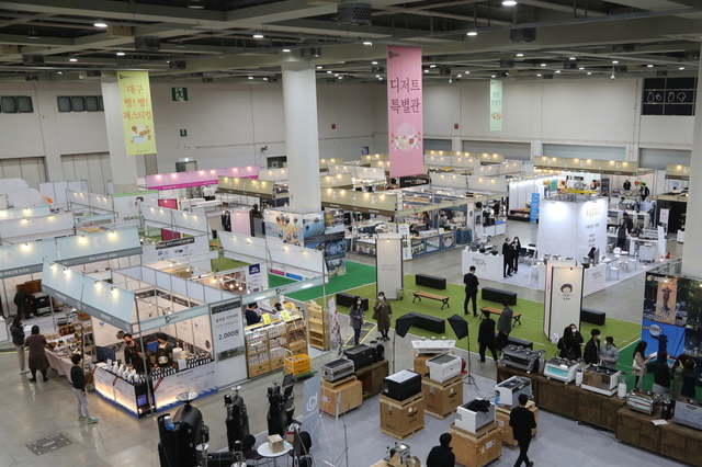 ▲ 2022 대구 베이커리 & 카페쇼(D-CAFE 2022)가 ‘너도? 나도! 카페창업’을 주제로 3월 11일부터 13일까지 3일간 엑스코 서관에서 개최된다.ⓒ엑스코