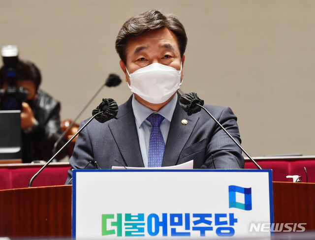 ▲ 윤호중 더불어민주당 비상대책위원장이 11일 서울 여의도 국회에서 열린 의원총회에서 발언하고 있다. ⓒ뉴시스