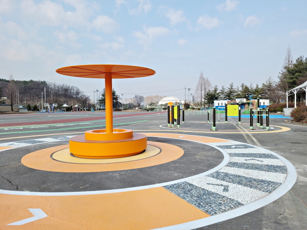 ▲ 충주시 탄금레포츠공원에 조성된 시니어존 모습.ⓒ충주시