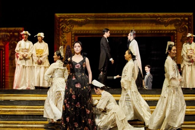 ▲ 가무극 '잃어버린얼굴 1895' 공연 장면.ⓒ서울예술단