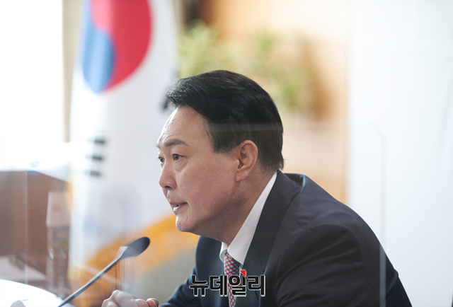 ▲ 윤석열 대통령 당선인이 22일 오전 서울 종로구 인사위원회에서 간사회의를 주재하고 있다. ⓒ뉴데일리DB