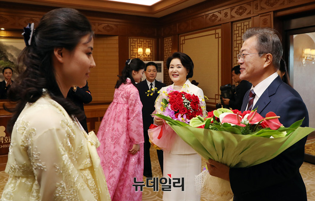 ▲ 문재인 대통령과 김정숙 여사.ⓒ뉴데일리DB