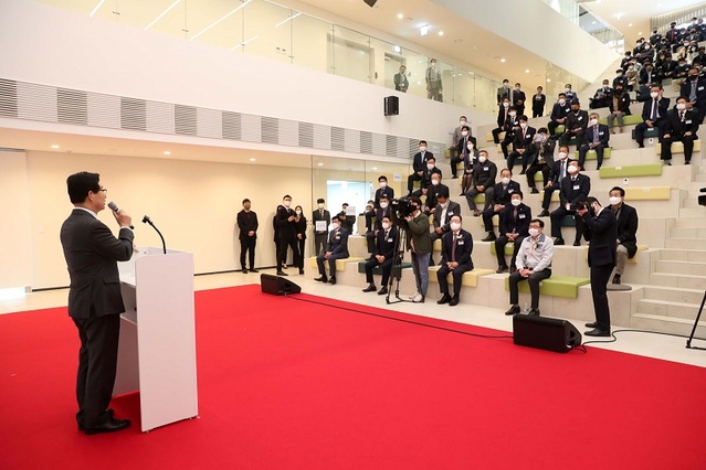 ▲ 양승조 충남도지사가 23일 당진에 들어선 종근당건강 준공식에 참석해 인사말을 하고 있다.ⓒ충남도