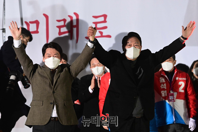 ▲ 윤석열 대통령 당선인과 대통령직인수위원장인 안철수 국민의당 대표.ⓒ강민석 기자