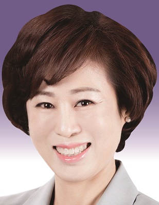 ▲ 경북도의원 박미경 의원이 조현일 전 위원장의 사임으로 공석이 된 경북도의회 교육위원회 위원장으로 24일 선출됐다.ⓒ경북도의회