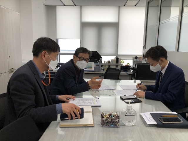 ▲ 하대성 경북도 경제부지사는 25일 세종 정부청사를 찾아 국토교통부, 환경부, 산림청을 방문하고 지역 현안 사업들에 대해 설명하고 제도 건의를 촉구했다.ⓒ경북도