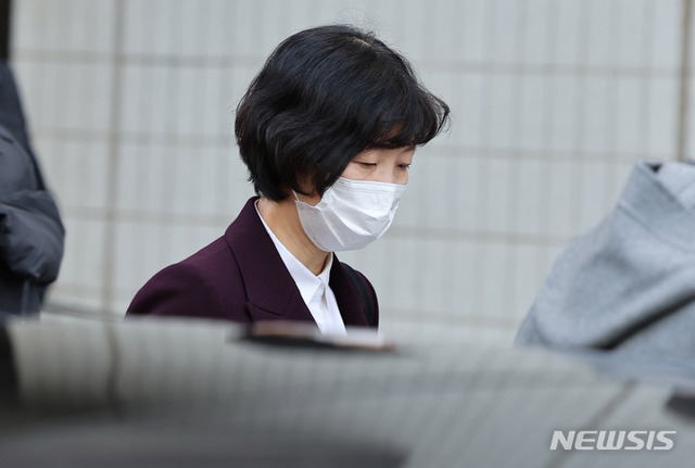 ▲ 무소속 양정숙 의원이 지난 1월20일 오전 서울 양천구 서울남부지방법원에서 열린 '선거법 위반' 혐의와 관련 선고공판에서 당선 무효형을 받은 후 법정을 나서고 있다. ⓒ뉴시스