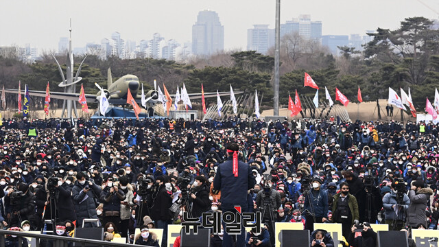 ▲ 전국민주노동조합총연맹이 지난 1월 15일 서울 영등포구 여의도공원에서 연 민중총궐기 대회 모습. ⓒ뉴데일리DB