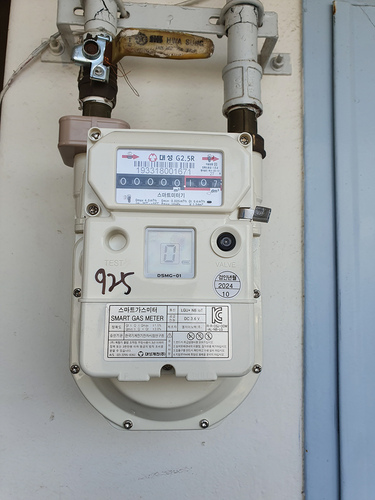 ▲ 대구시는 도시가스 사용자의 사생활 보호 및 검침 환경이 열악한 지역에 대해 비대면 원격검침이 가능하고 실시간으로 가스누출 감지가 가능한 ‘스마트 가스계량기(이하 가스AMI) 보급 실증사업’에 참여하여 9000세대에 계량기를 보급한다.ⓒ대구시