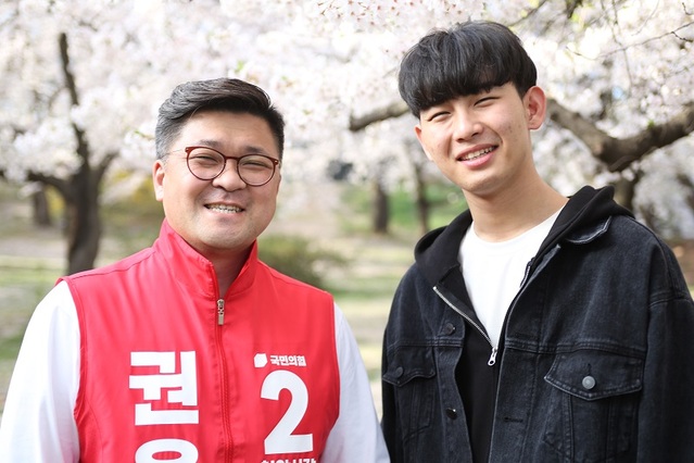 ▲ 권용태 천안시장 예비후보 후원회장을 맡은 고3학생인 정영준 학생.ⓒ권용태 천안시장 예비후보 선거사무소