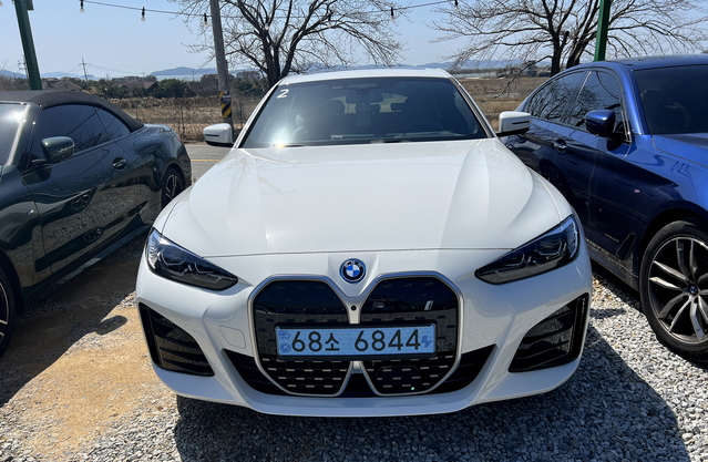 ▲ 최근 시승한 BMW i4 eDrive40 모습. ⓒ김재홍 기자