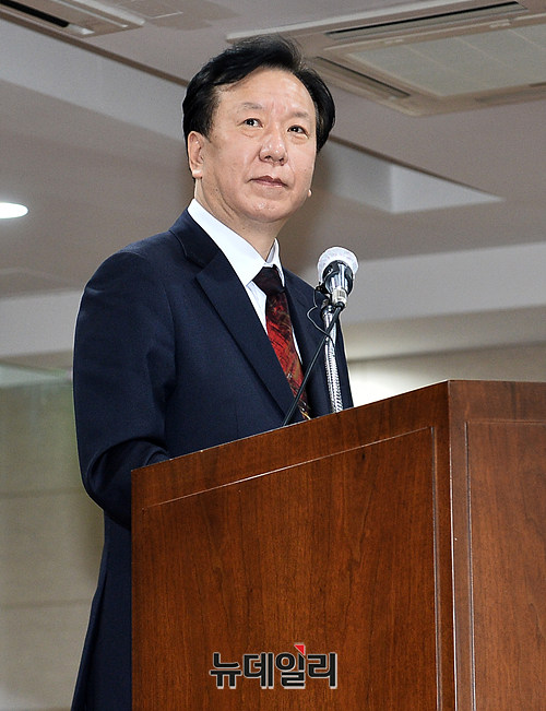 ▲ 정호영 보건복지부 장관 후보자가 17일 오후 서울 중구 국립중앙의료원에서 기자회견을 열어 최근 제기된 자녀 관련 의혹 해명을 하고 있다. ⓒ이기륭 기자