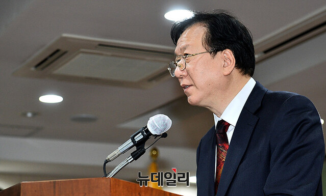 ▲ 정호영 보건복지부 장관 후보자가 17일 오후 서울 중구 국립중앙의료원에서 기자회견을 열고, 최근 제기된 자녀 관련 의혹 등에 대해 해명하고 있다. ⓒ이기륭 기자