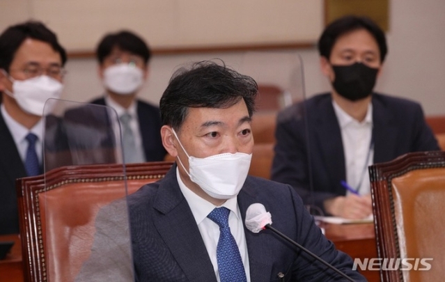 ▲ 김오수 검찰총장이 19일 오후 법제사법위원회 회의에 출석해 검수완박에 대한 의견을 표명하고 있다.ⓒ뉴시스