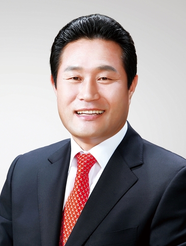 ▲ 권오섭 예비후보는 “많은 주민들의 응원과 지지가 항상 큰 힘이 된다”며 “주민들의 작은 목소리도 놓치지 않고 가슴에 새겨 모두가 행복한 남구를 만들겠다”고 말했다.ⓒ권오섭 예비후보 선거사무소