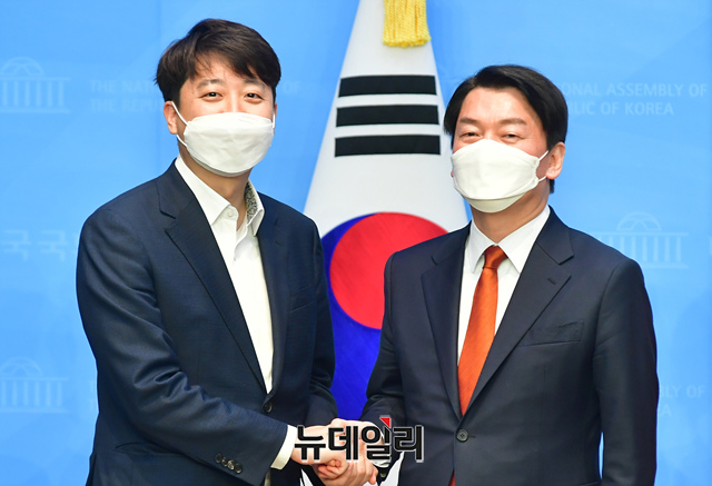 ▲ 이준석 국민의힘 대표와 안철수 국민의당 대표.ⓒ이종혁 기자