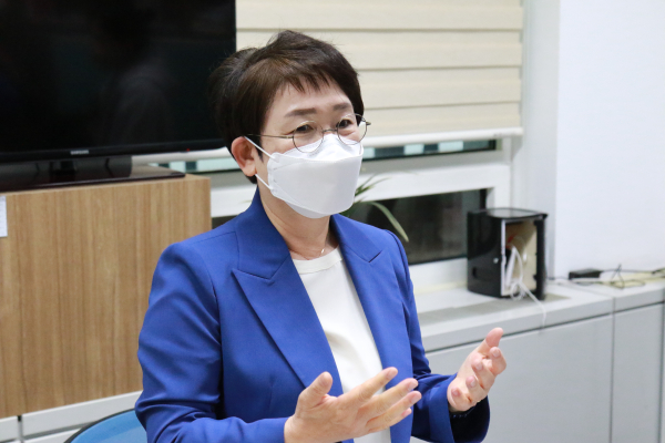 ▲ 박정현 대덕구청장이 25일 대전시의회에서 재선 출마를 선언하고 있다. ⓒ대전 정치부기자단